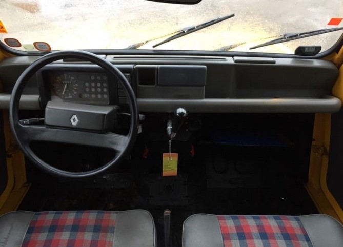 Renault 4 フルゴネット オートリーゼン Autoriesen