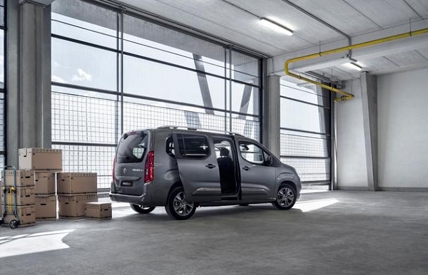 Toyota Proace City Verso ご予約受付中 オートリーゼン Autoriesen