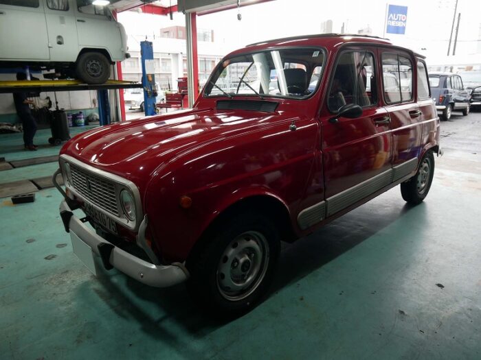 ルノーキャトルの納車 : オートリーゼン|AUTORIESEN